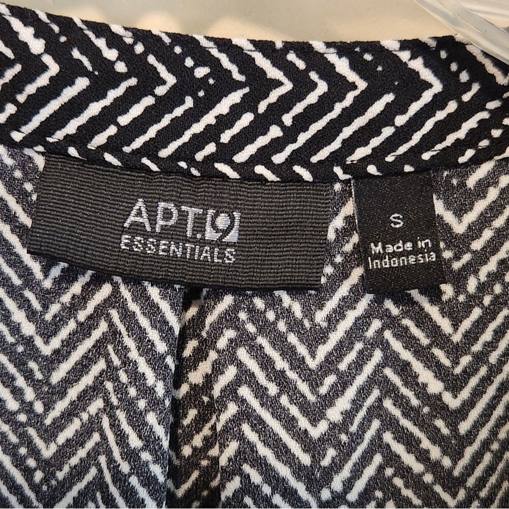 Apt. 9 Tank Bundle Size S - Picture 11 of 14